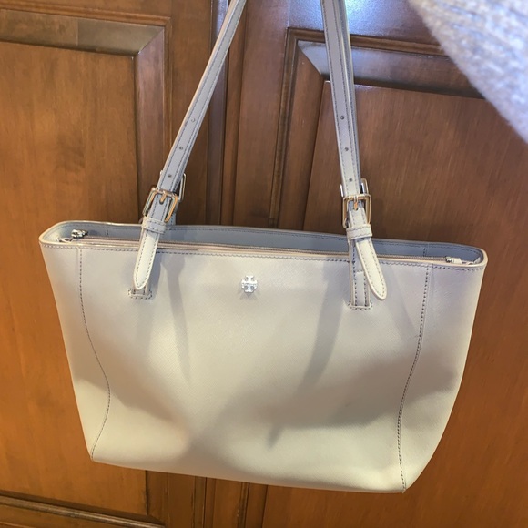 Tory Burch Triple Compartment Italian Pebbled Leather Tote Bag Taupe Color - Picture 2 of 12
